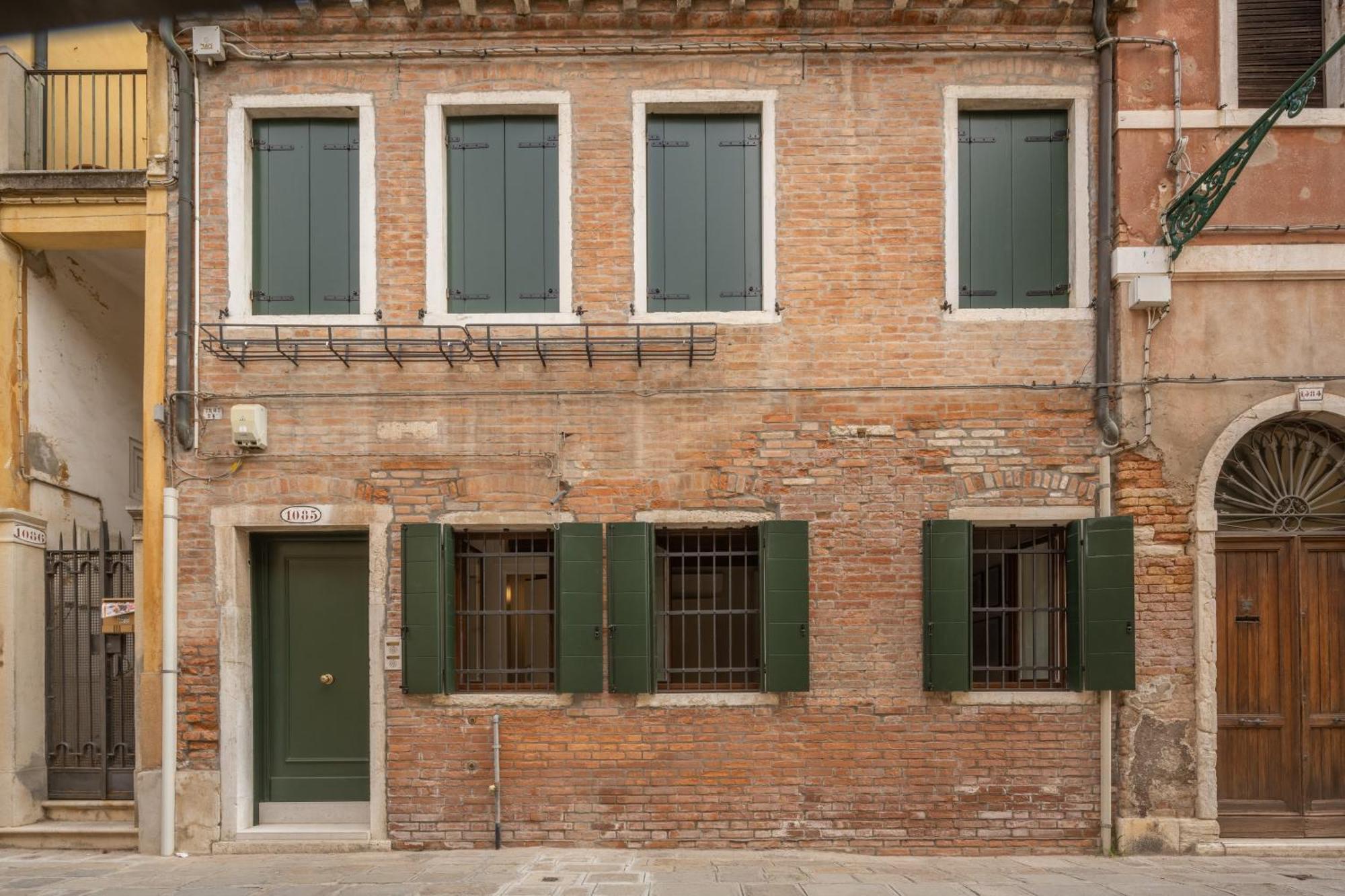 San Giacomo Dall'Orio Garden Apartment R&R Венеція Екстер'єр фото