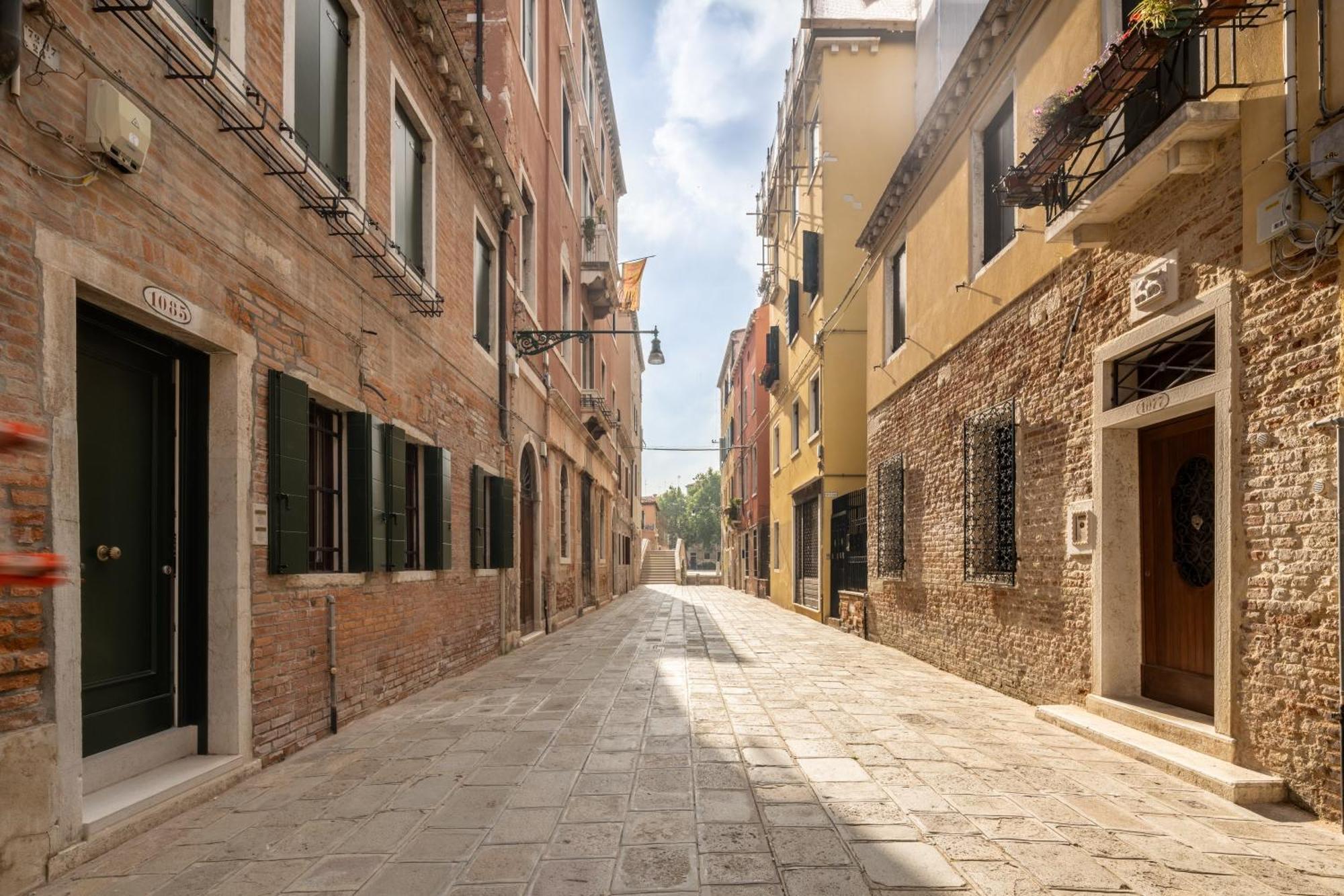 San Giacomo Dall'Orio Garden Apartment R&R Венеція Екстер'єр фото